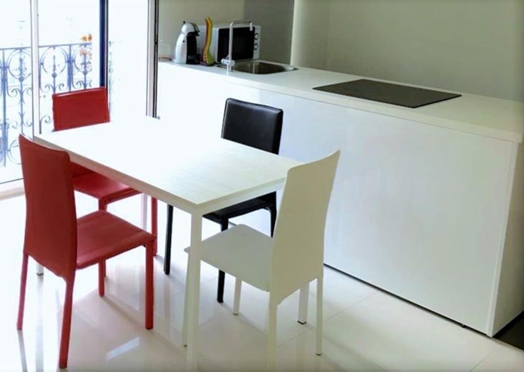 Roisa Suites Мадрид Екстериор снимка