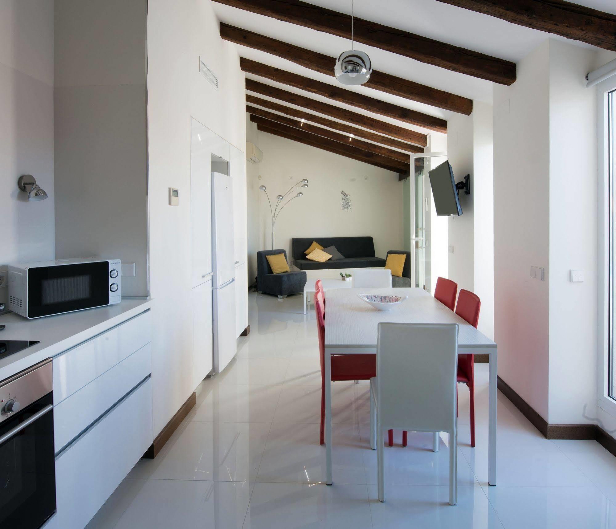 Roisa Suites Мадрид Екстериор снимка