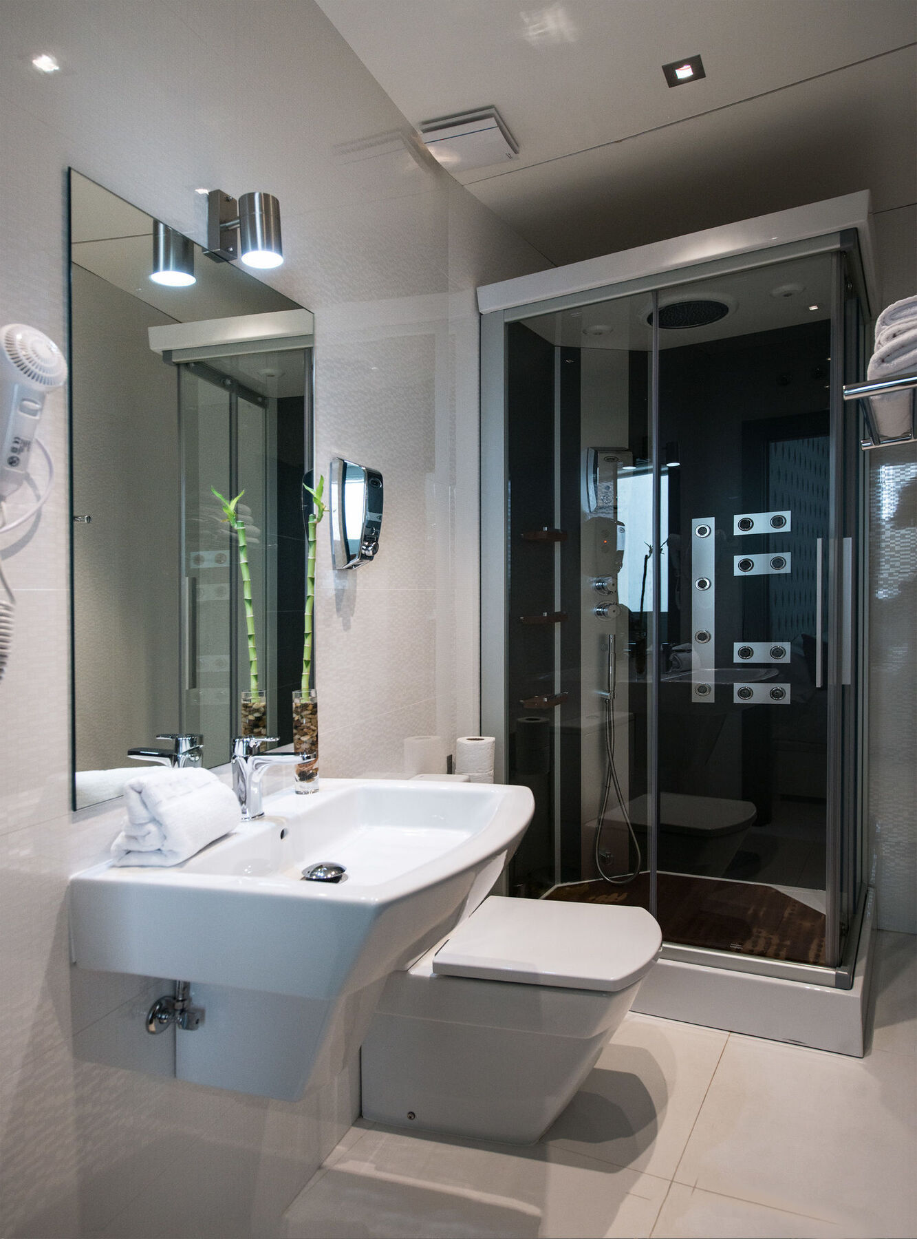 Roisa Suites Мадрид Екстериор снимка