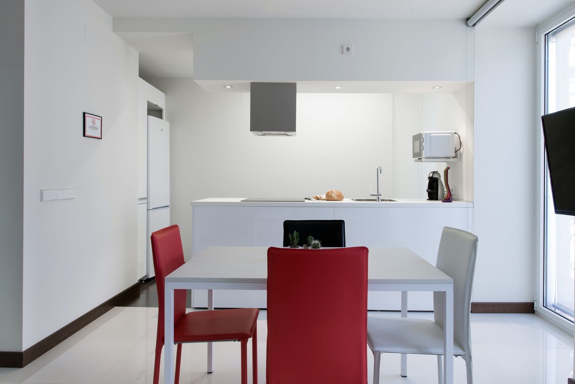Roisa Suites Мадрид Екстериор снимка
