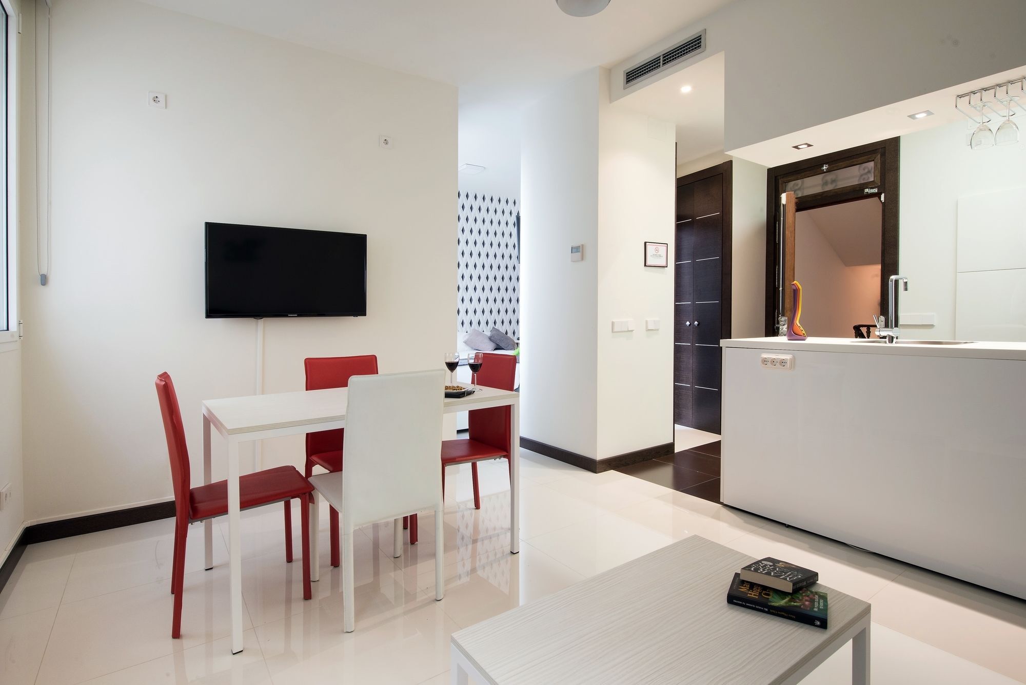 Roisa Suites Мадрид Екстериор снимка